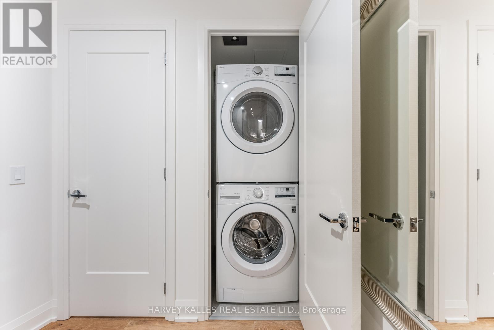 521 - 293 The Kingsway, Toronto, Ontario  M9A 0E8 - Photo 10 - W12455435