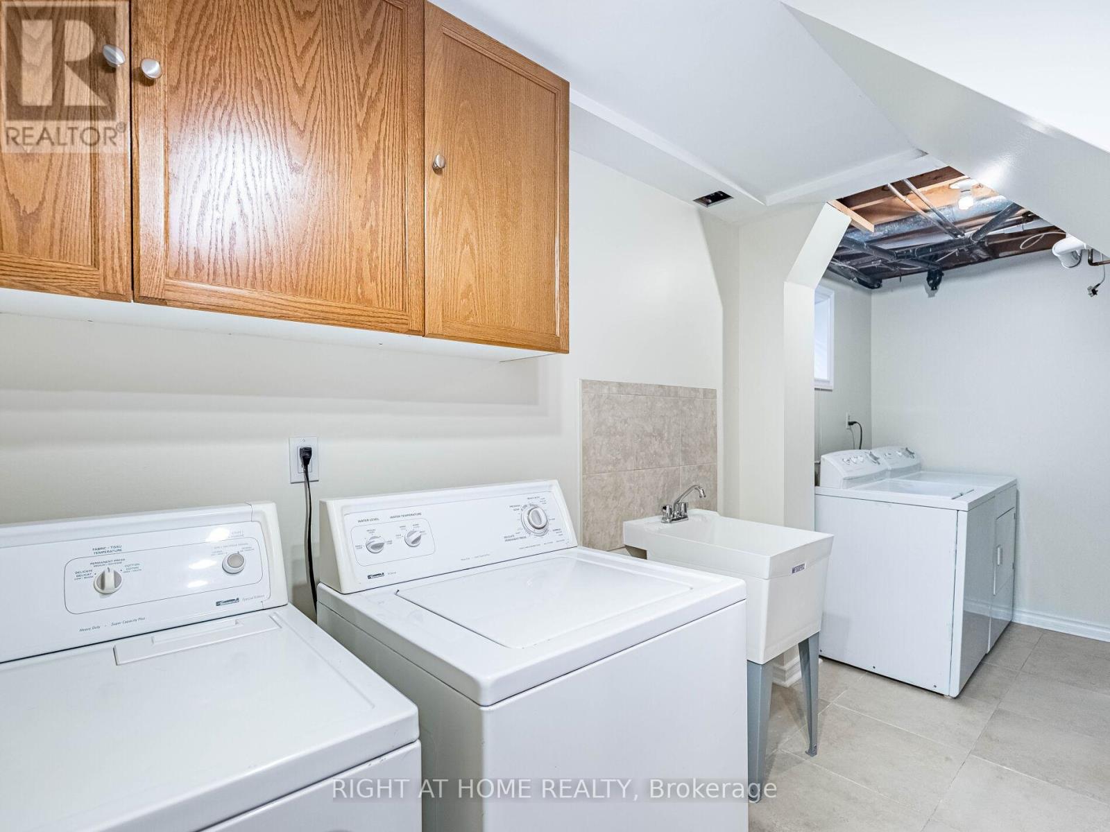 118 Bonham Boulevard, Mississauga, Ontario  L5M 1C7 - Photo 18 - W12455457