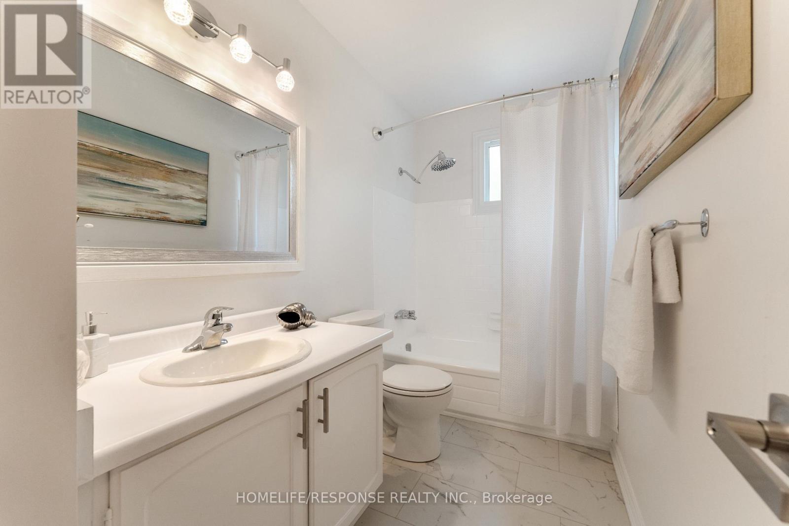 2112 South Millway, Mississauga, Ontario  L5L 1A6 - Photo 16 - W12455468