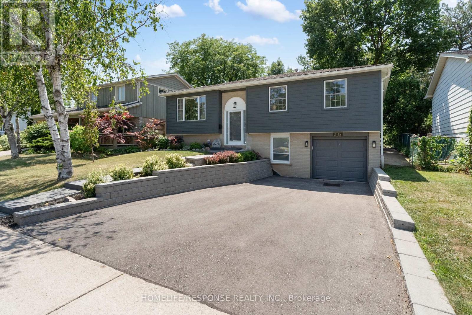 2112 South Millway, Mississauga, Ontario  L5L 1A6 - Photo 2 - W12455468