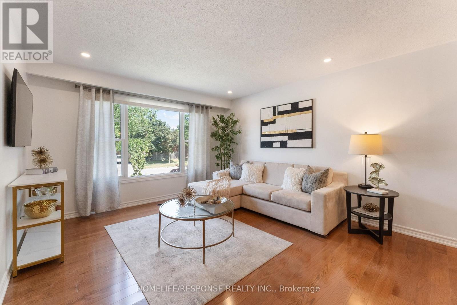 2112 South Millway, Mississauga, Ontario  L5L 1A6 - Photo 8 - W12455468