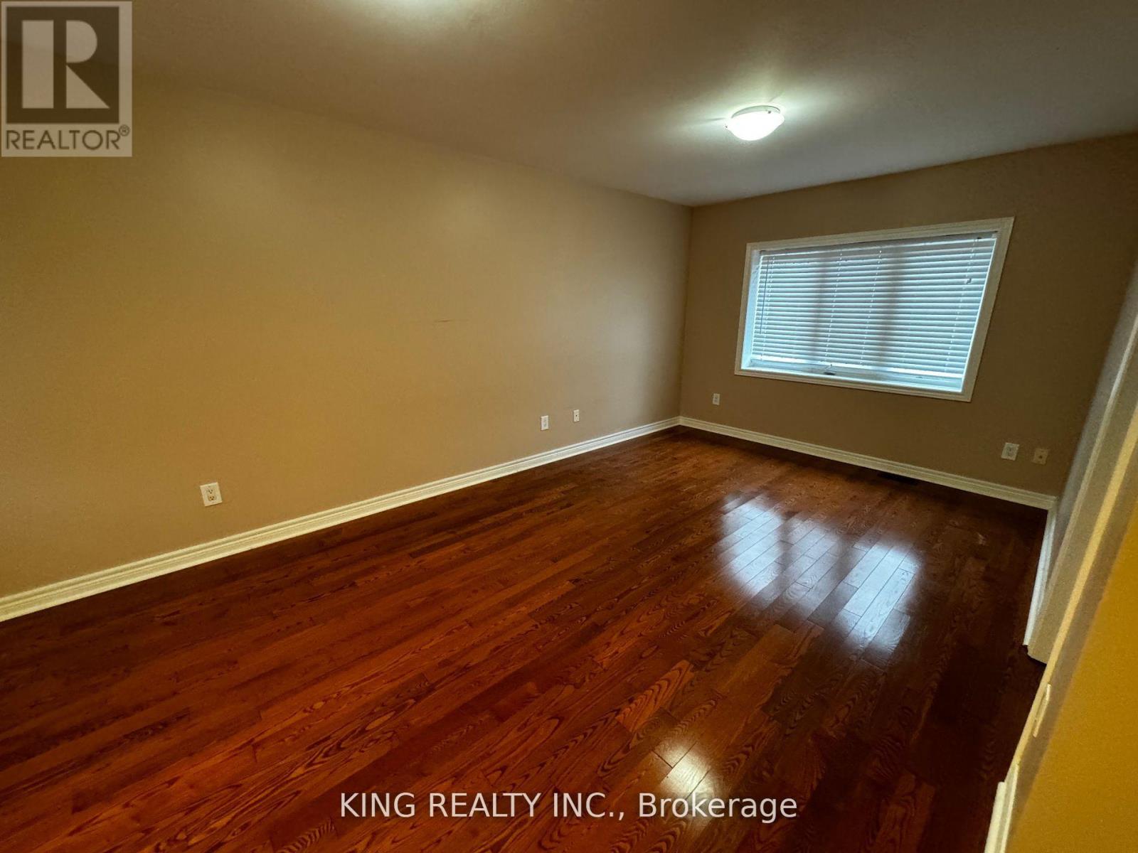 967 Beechwood Avenue, Mississauga, Ontario  L5G 4E3 - Photo 21 - W12455470