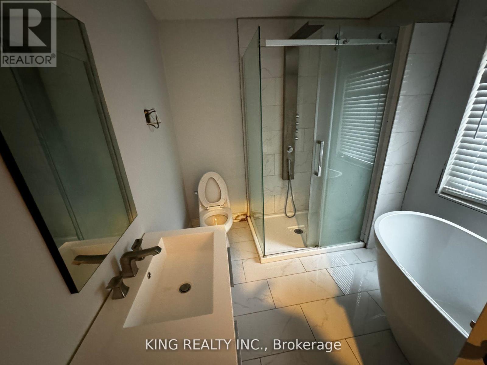 967 Beechwood Avenue, Mississauga, Ontario  L5G 4E3 - Photo 22 - W12455470
