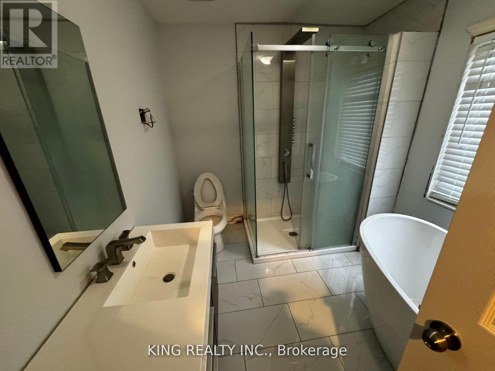 967 Beechwood Avenue, Mississauga, Ontario  L5G 4E3 - Photo 23 - W12455470