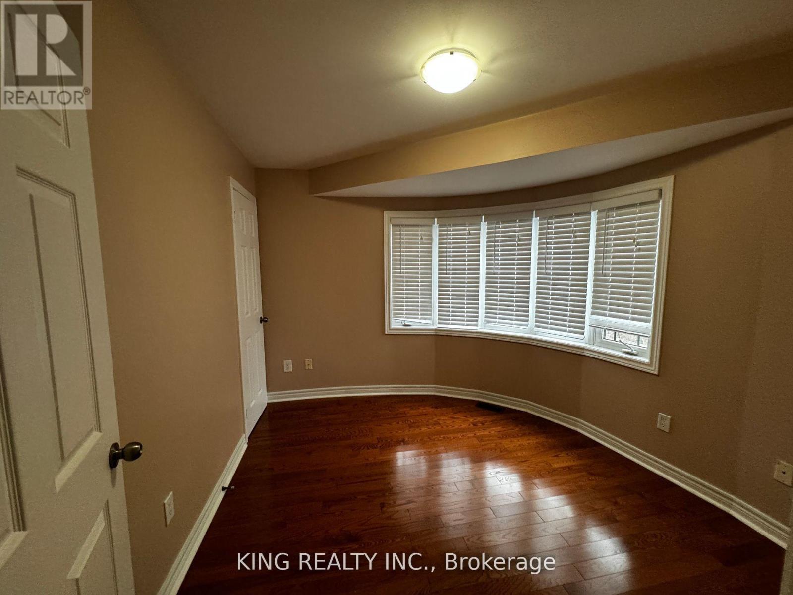 967 Beechwood Avenue, Mississauga, Ontario  L5G 4E3 - Photo 24 - W12455470