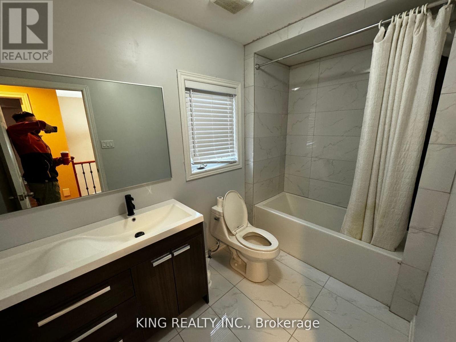 967 Beechwood Avenue, Mississauga, Ontario  L5G 4E3 - Photo 26 - W12455470