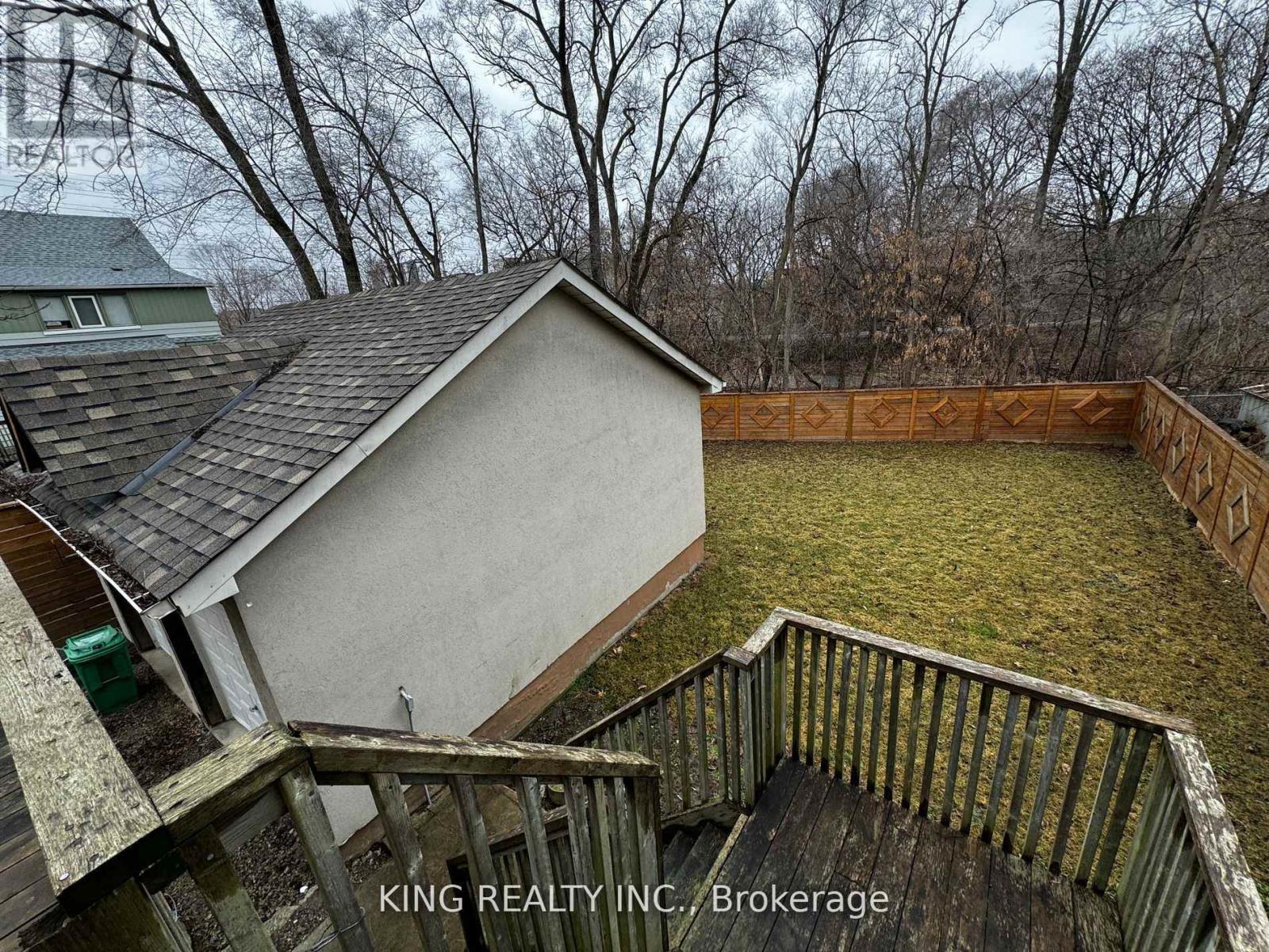 967 Beechwood Avenue, Mississauga, Ontario  L5G 4E3 - Photo 7 - W12455470