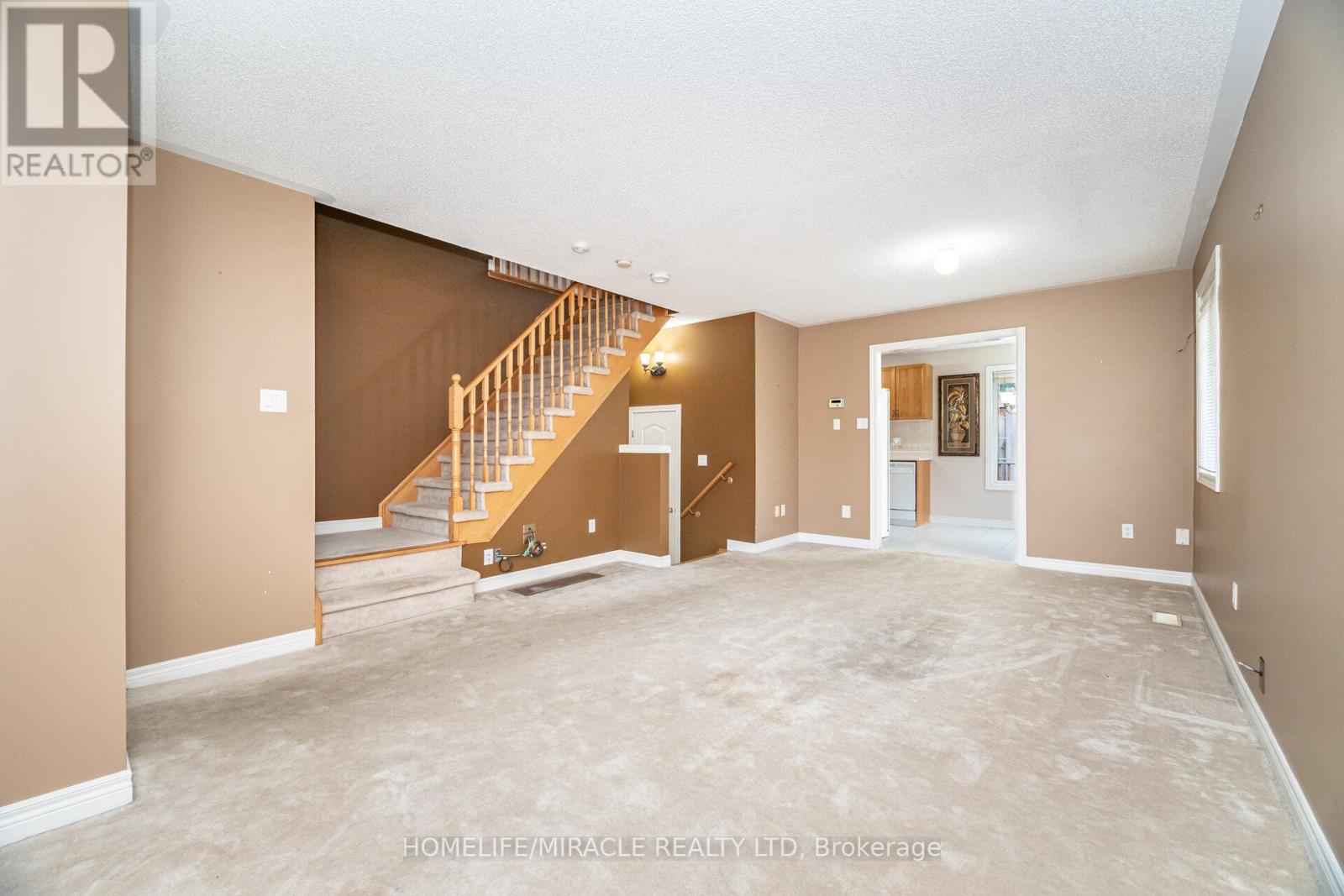 7064 Walworth Court, Mississauga, Ontario  L5N 7L4 - Photo 13 - W12455472