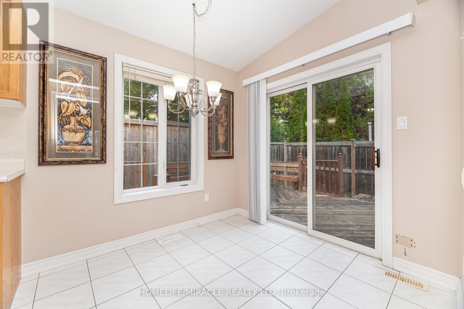 7064 Walworth Court, Mississauga, Ontario  L5N 7L4 - Photo 18 - W12455472