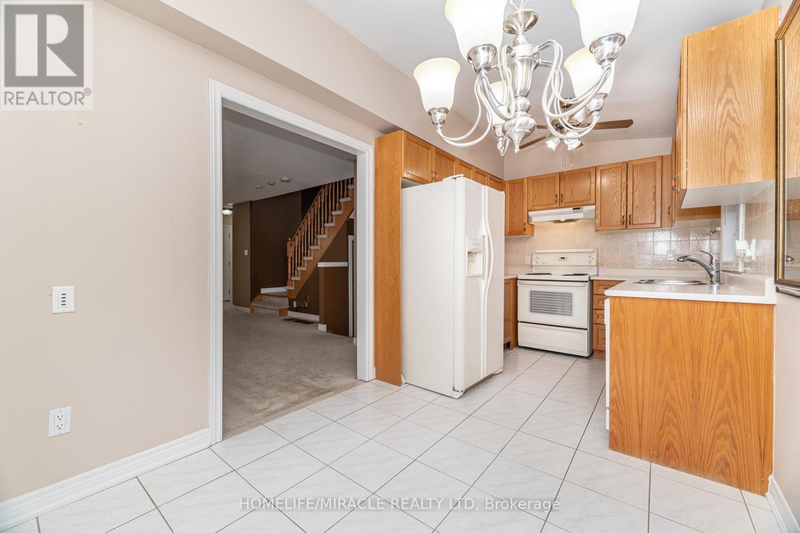 7064 Walworth Court, Mississauga, Ontario  L5N 7L4 - Photo 19 - W12455472