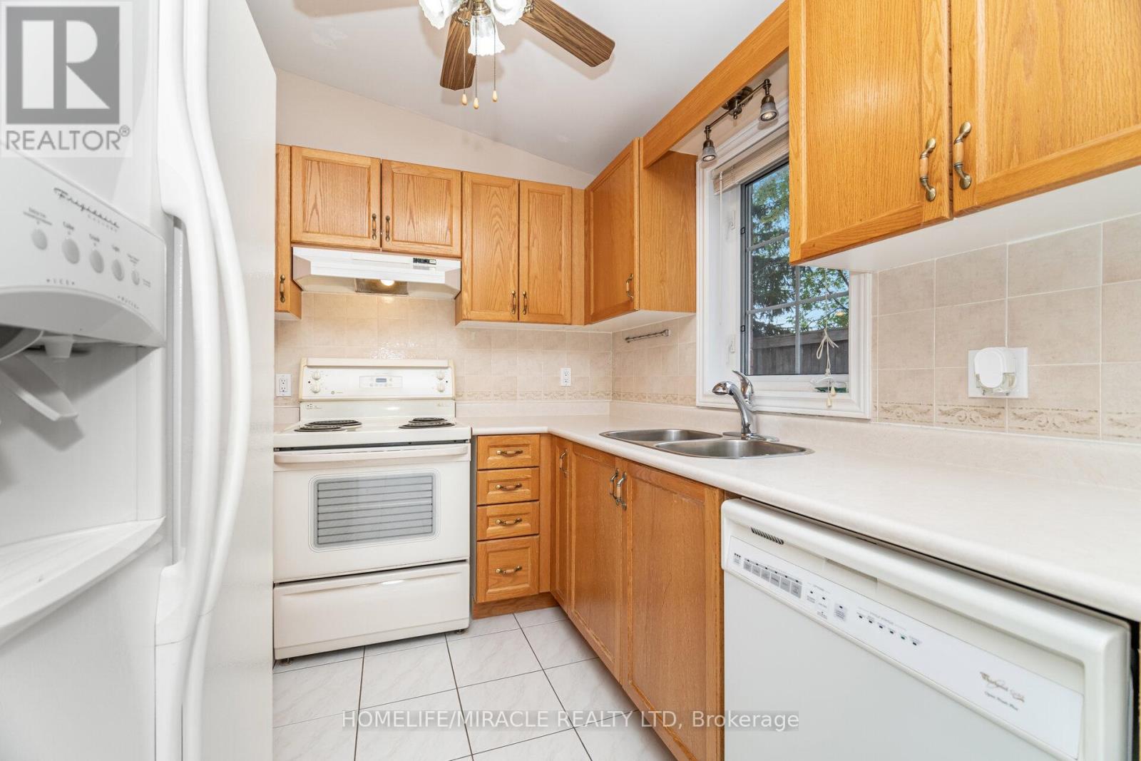 7064 Walworth Court, Mississauga, Ontario  L5N 7L4 - Photo 21 - W12455472