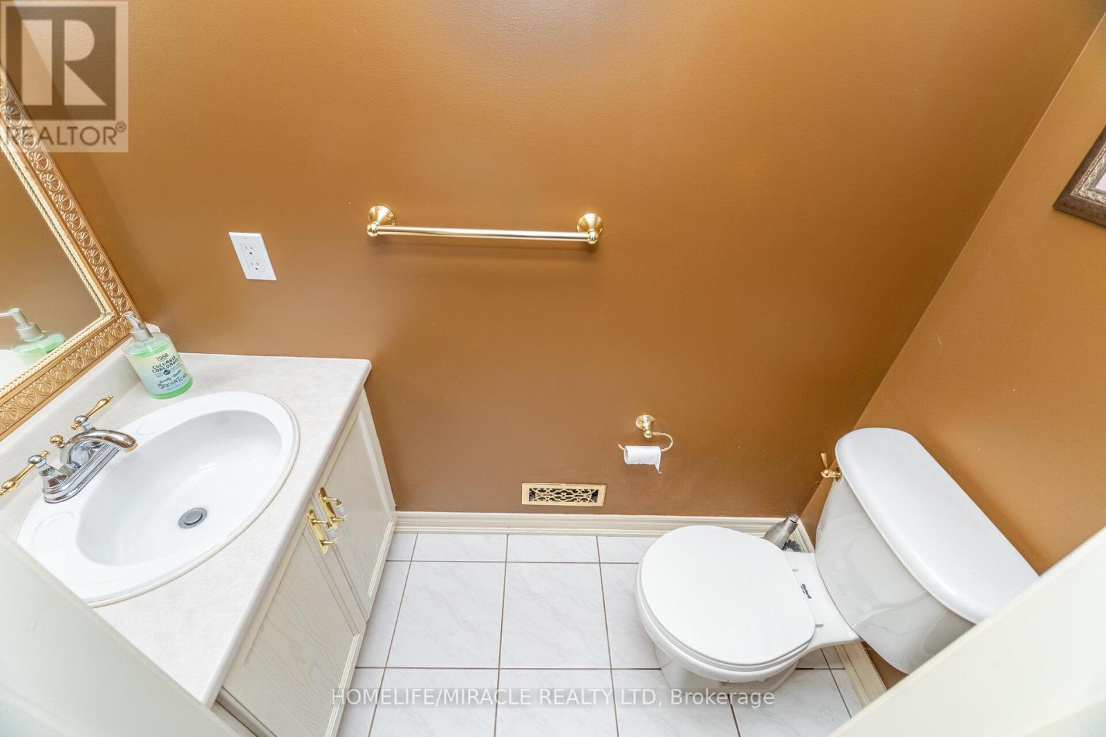 7064 Walworth Court, Mississauga, Ontario  L5N 7L4 - Photo 24 - W12455472