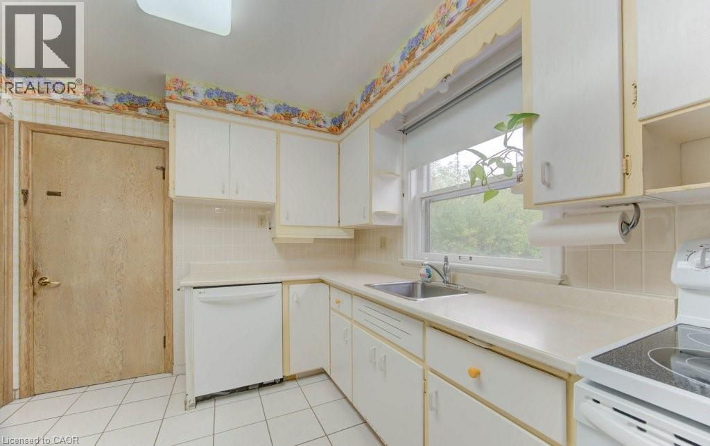 155 Elgin Crescent, Waterloo, Ontario  N2J 2S7 - Photo 10 - 40777729