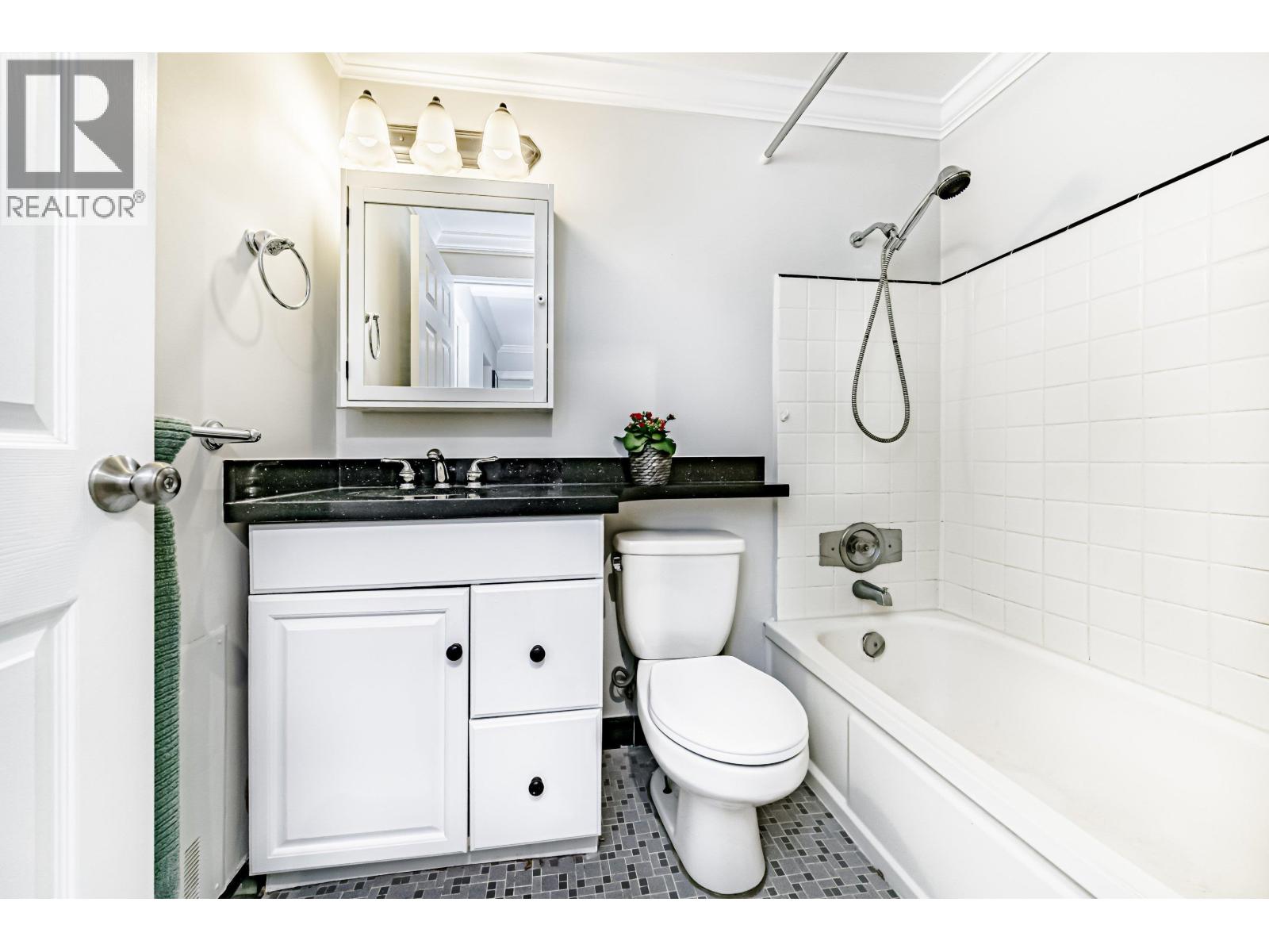305 2430 Point Grey Road, Vancouver, British Columbia  V6K 1A2 - Photo 12 - R3057023