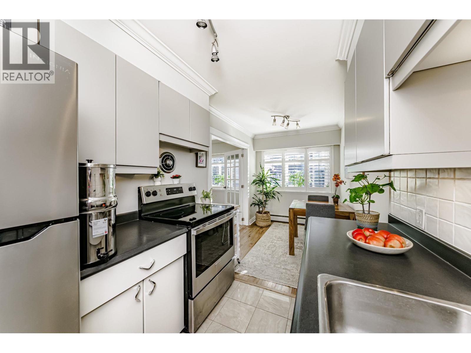 305 2430 Point Grey Road, Vancouver, British Columbia  V6K 1A2 - Photo 8 - R3057023