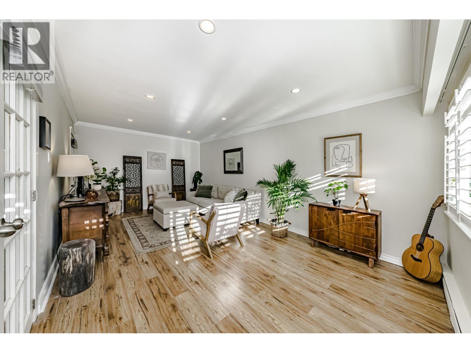 305 2430 Point Grey Road, Vancouver, British Columbia  V6K 1A2 - Photo 4 - R3057023