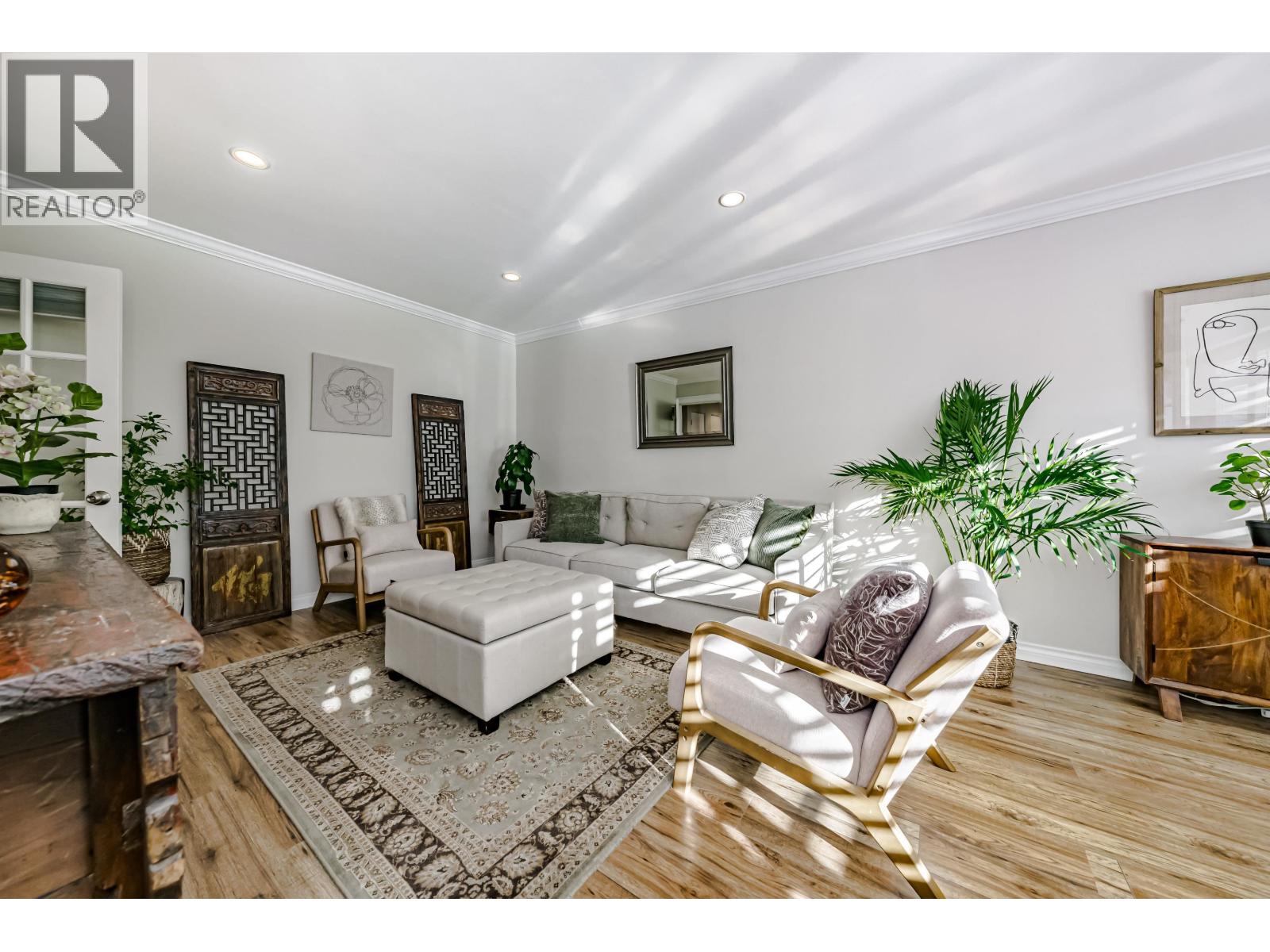 305 2430 Point Grey Road, Vancouver, British Columbia  V6K 1A2 - Photo 3 - R3057023