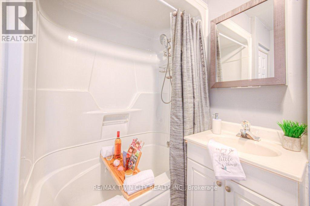 10 - 211 Veronica Drive, Kitchener, Ontario  N2A 2R8 - Photo 15 - X12455428