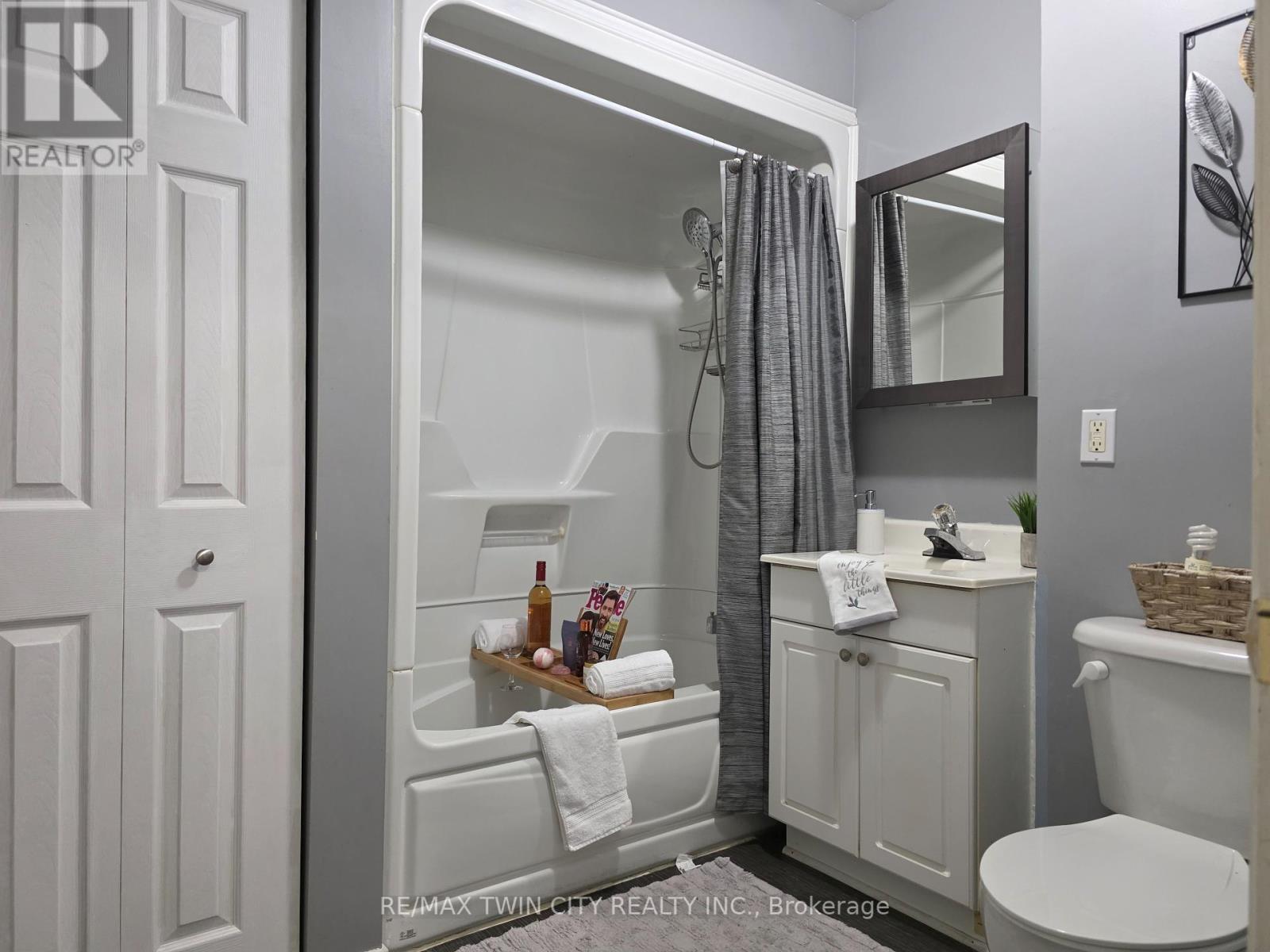 10 - 211 Veronica Drive, Kitchener, Ontario  N2A 2R8 - Photo 6 - X12455428