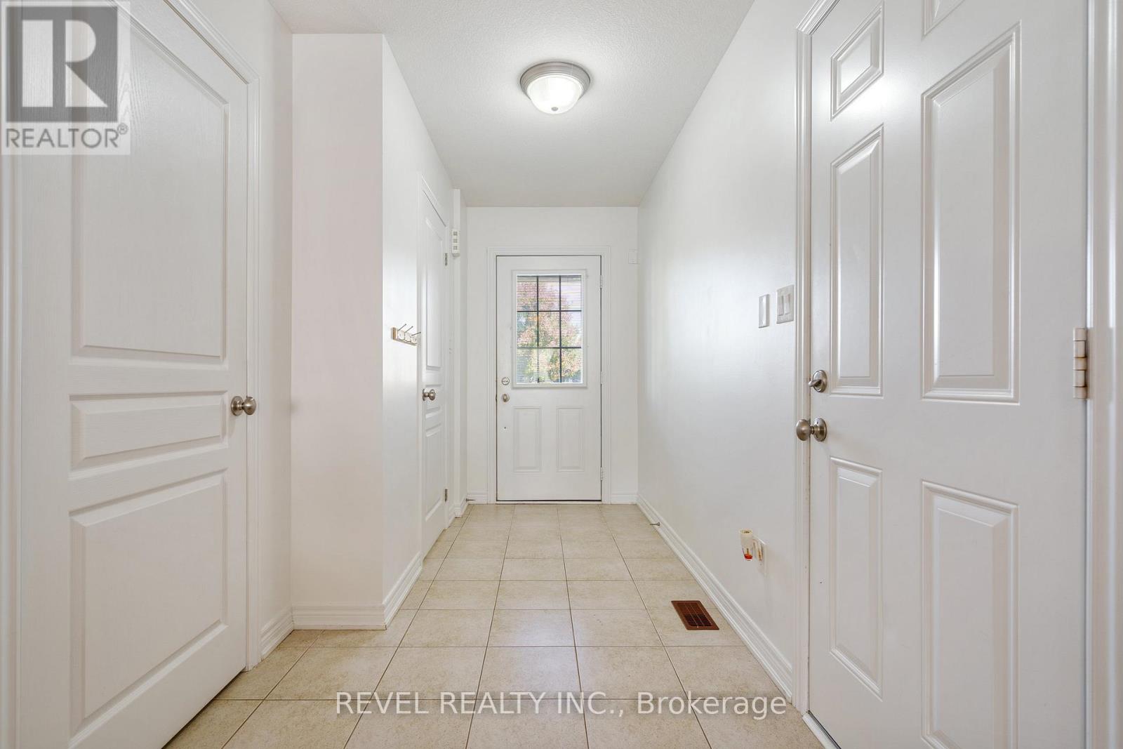 35 - 222 Fall Fair Way, Hamilton, Ontario  L0R 1C0 - Photo 4 - X12455430