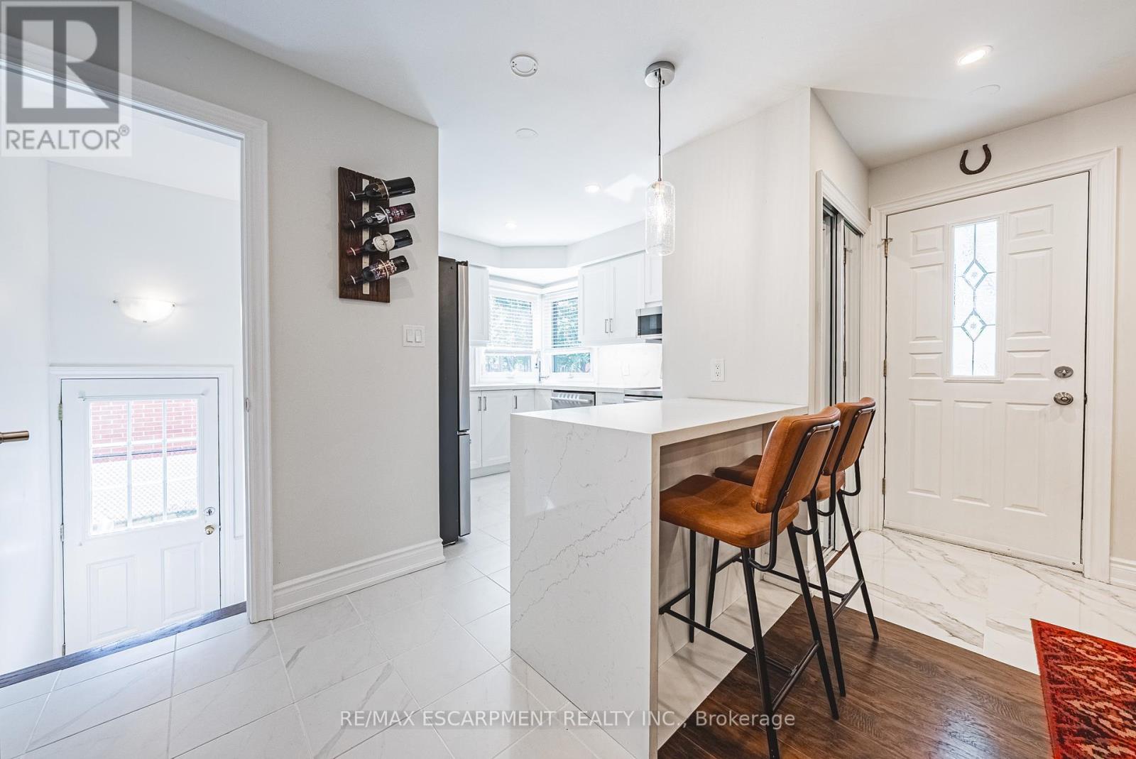 204 Fernwood Boulevard, Hamilton, Ontario  L8T 3L4 - Photo 11 - X12455444