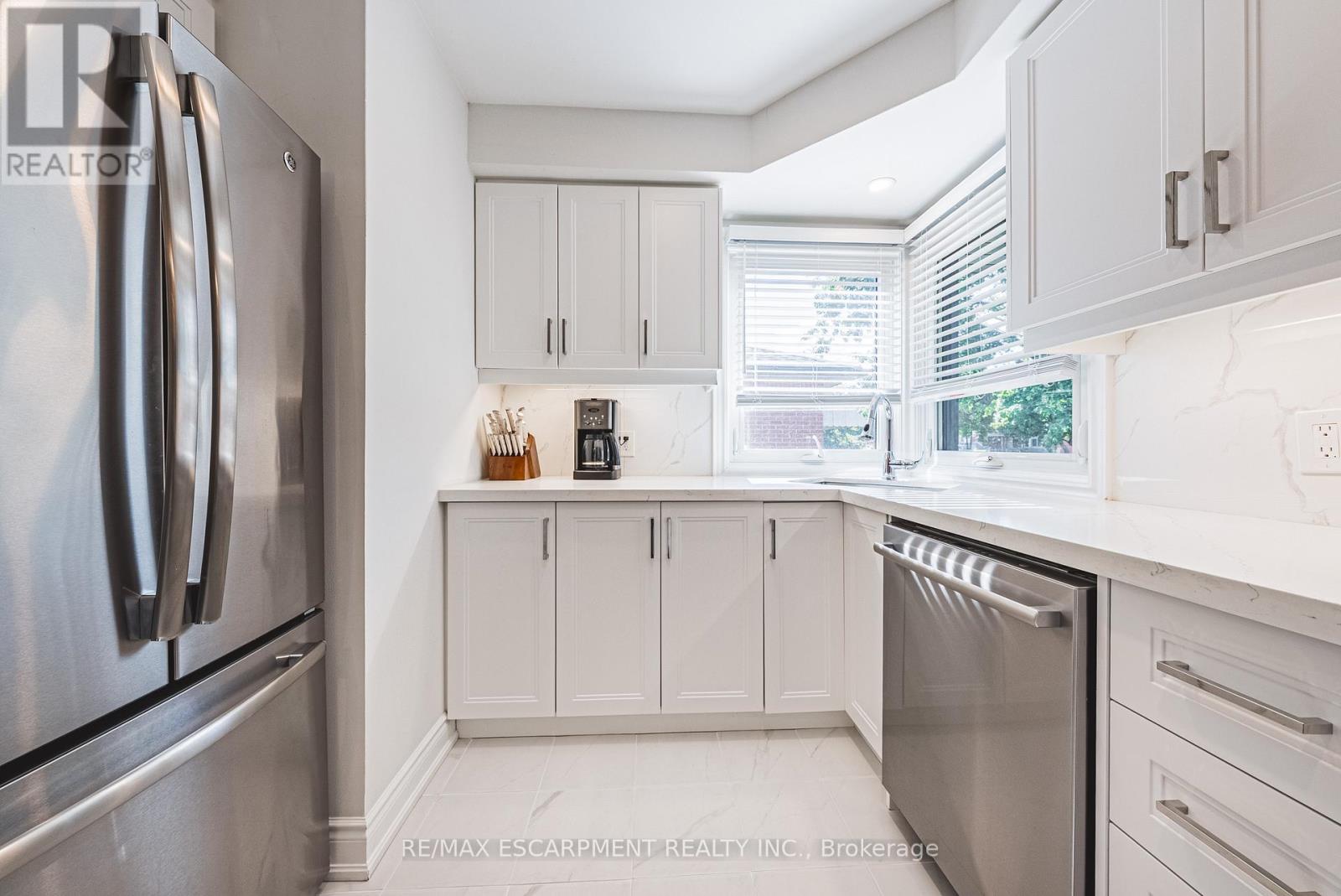 204 Fernwood Boulevard, Hamilton, Ontario  L8T 3L4 - Photo 15 - X12455444