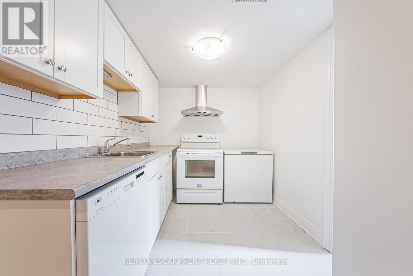 204 Fernwood Boulevard, Hamilton, Ontario  L8T 3L4 - Photo 30 - X12455444