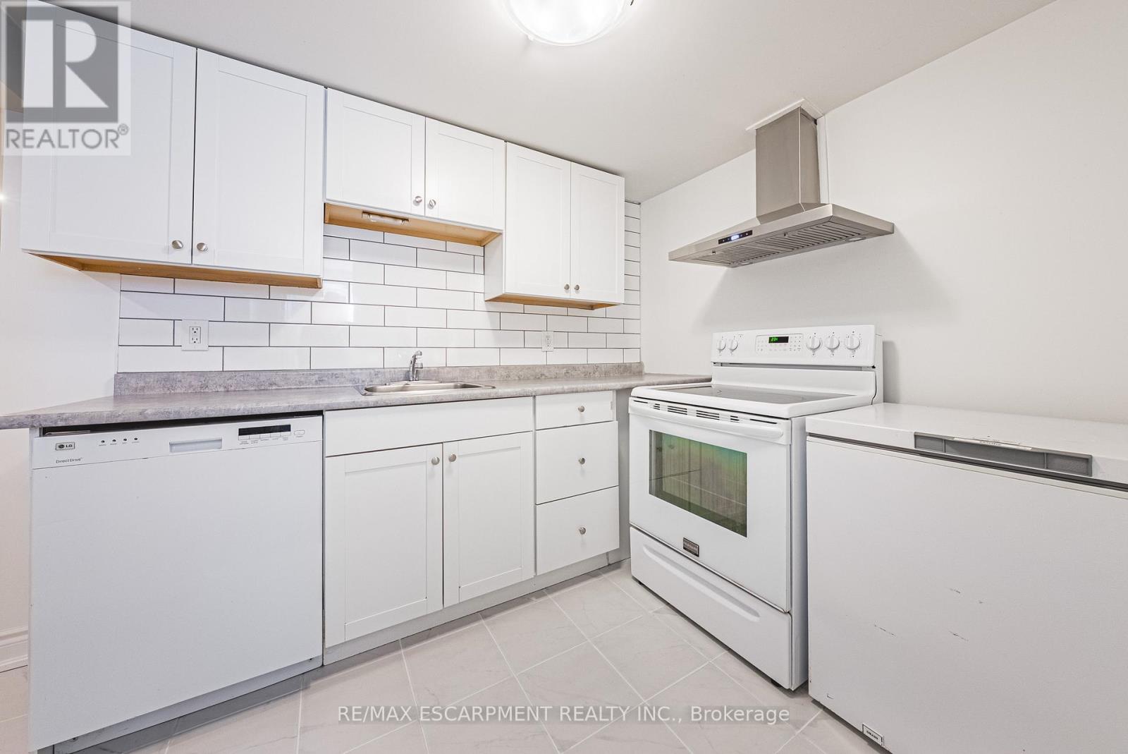 204 Fernwood Boulevard, Hamilton, Ontario  L8T 3L4 - Photo 31 - X12455444