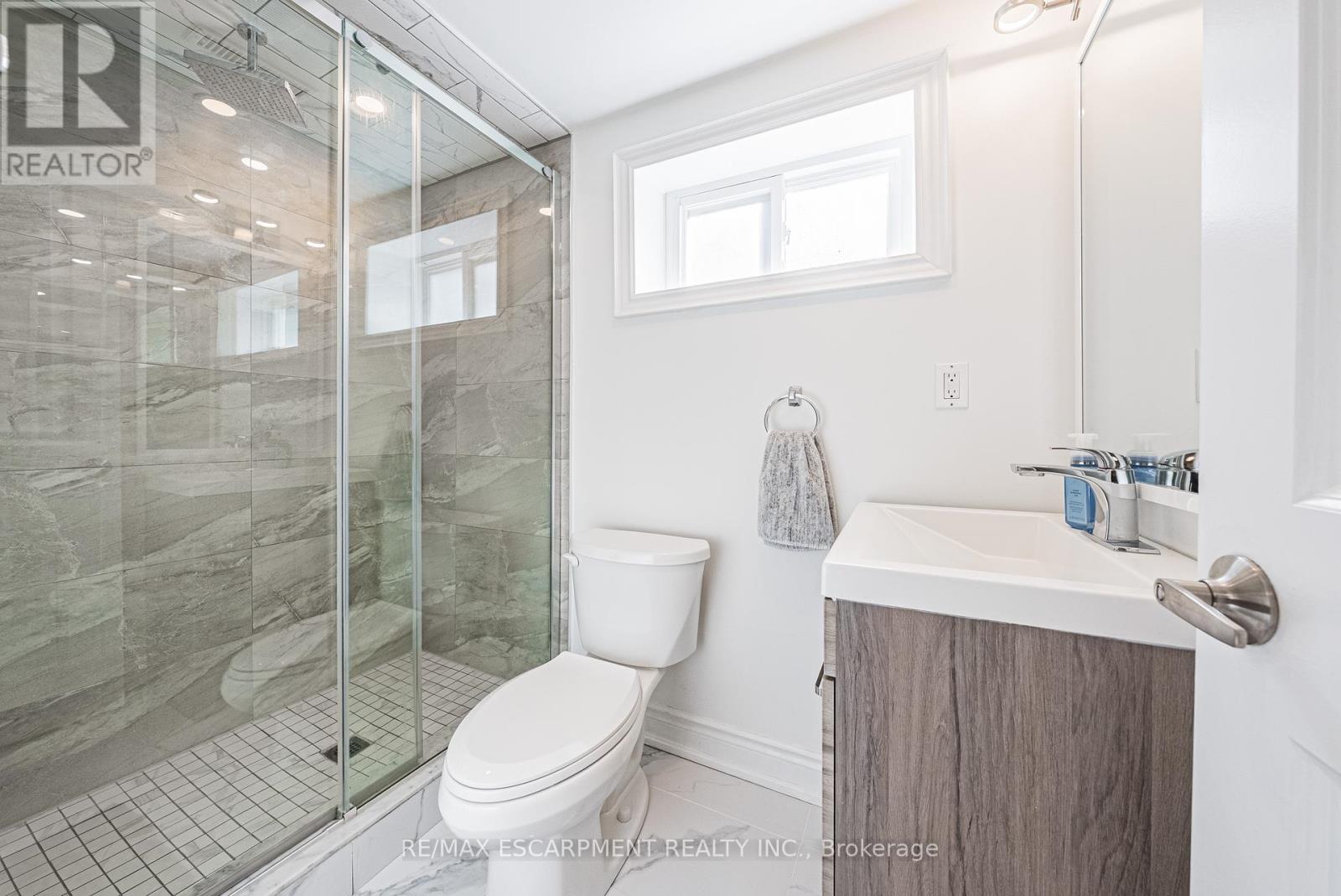 204 Fernwood Boulevard, Hamilton, Ontario  L8T 3L4 - Photo 32 - X12455444