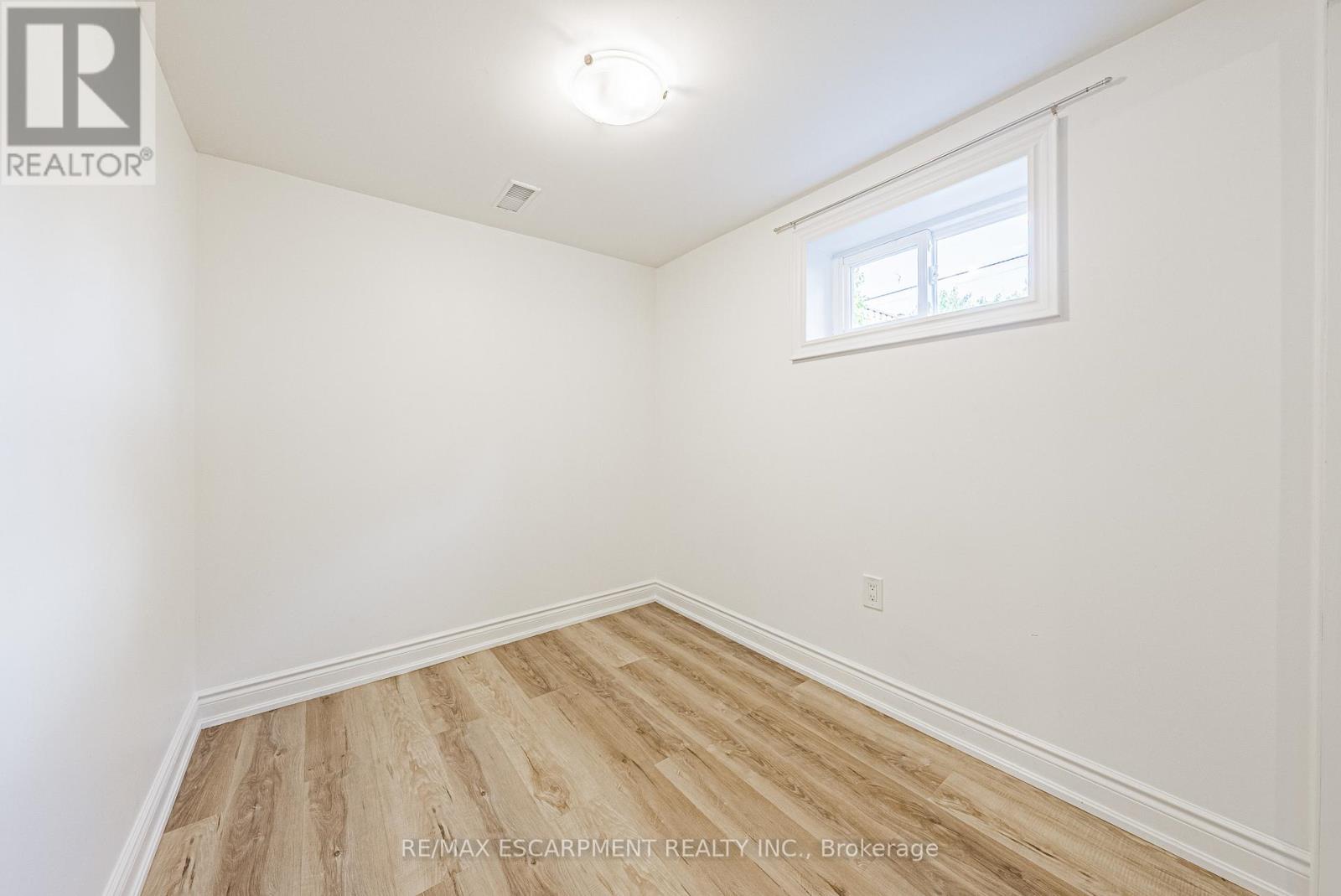 204 Fernwood Boulevard, Hamilton, Ontario  L8T 3L4 - Photo 36 - X12455444