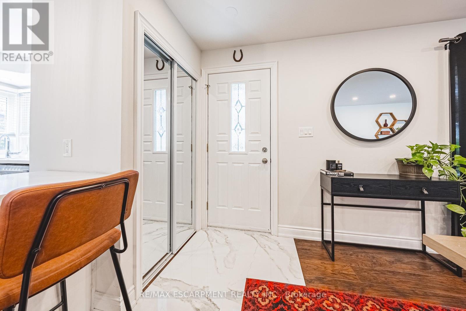 204 Fernwood Boulevard, Hamilton, Ontario  L8T 3L4 - Photo 5 - X12455444