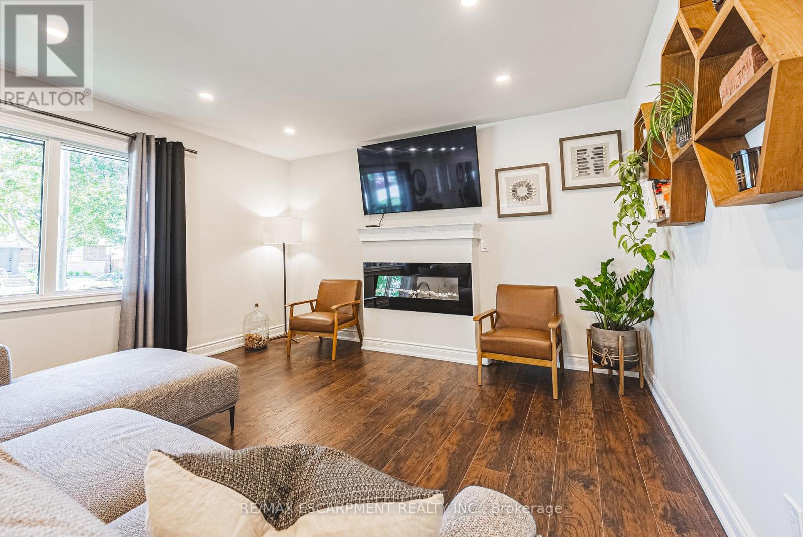 204 Fernwood Boulevard, Hamilton, Ontario  L8T 3L4 - Photo 8 - X12455444