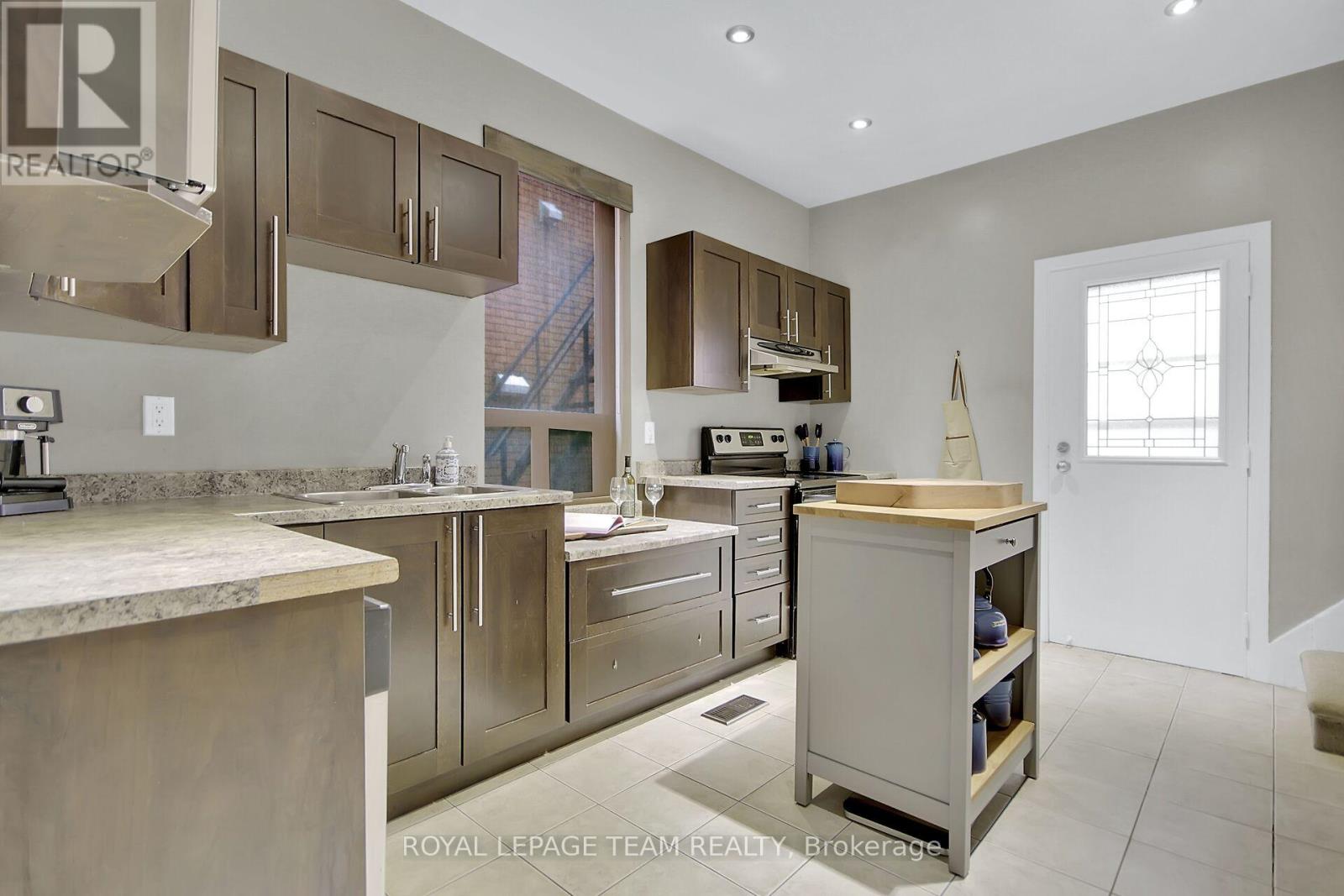 57 Argyle Avenue, Ottawa, Ontario  K2P 1B3 - Photo 13 - X12455502