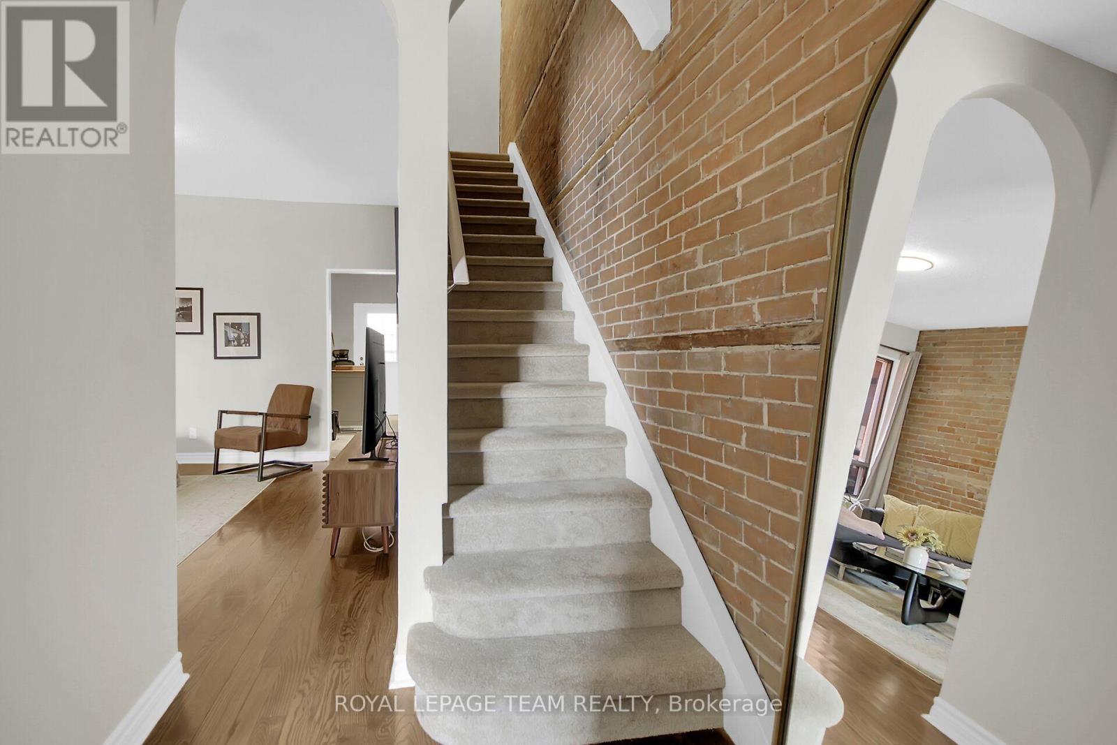 57 Argyle Avenue, Ottawa, Ontario  K2P 1B3 - Photo 4 - X12455502
