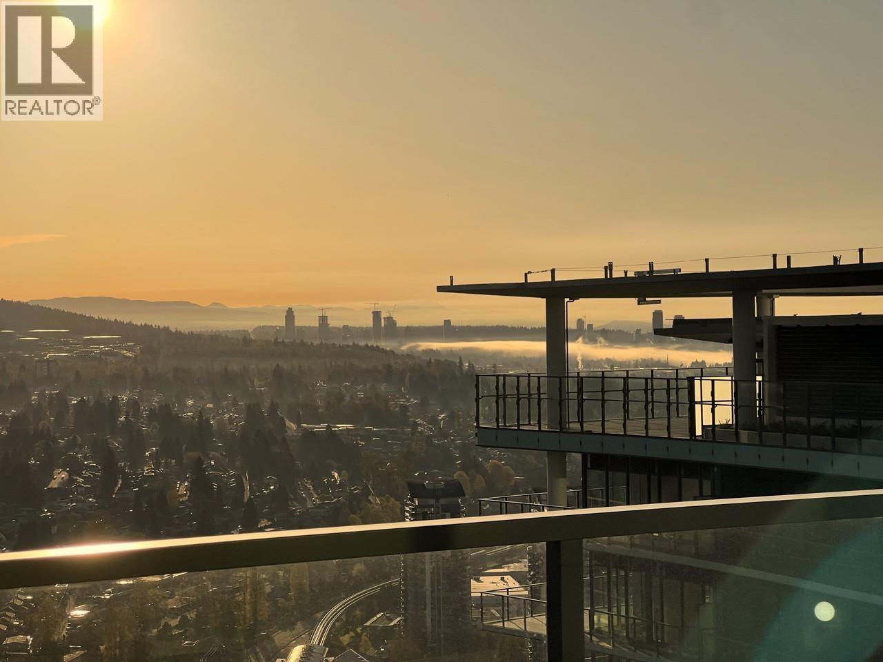 4705 4880 LOUGHEED HIGHWAY, Burnaby, British Columbia