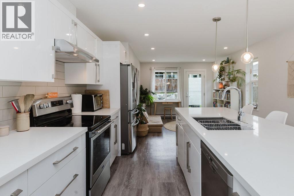 5692 Partridge Way, Sechelt, British Columbia  V7Z 0M4 - Photo 15 - R3057265