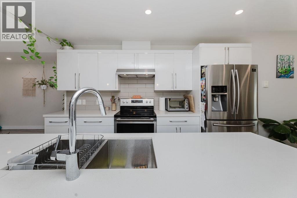 5692 Partridge Way, Sechelt, British Columbia  V7Z 0M4 - Photo 17 - R3057265