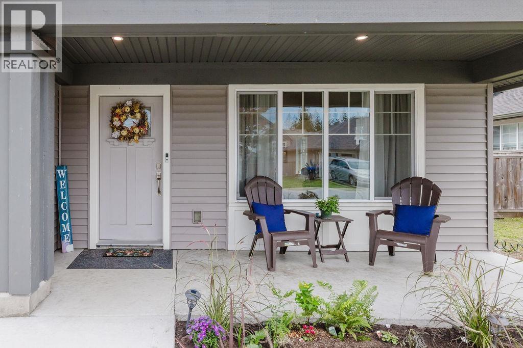 5692 Partridge Way, Sechelt, British Columbia  V7Z 0M4 - Photo 2 - R3057265