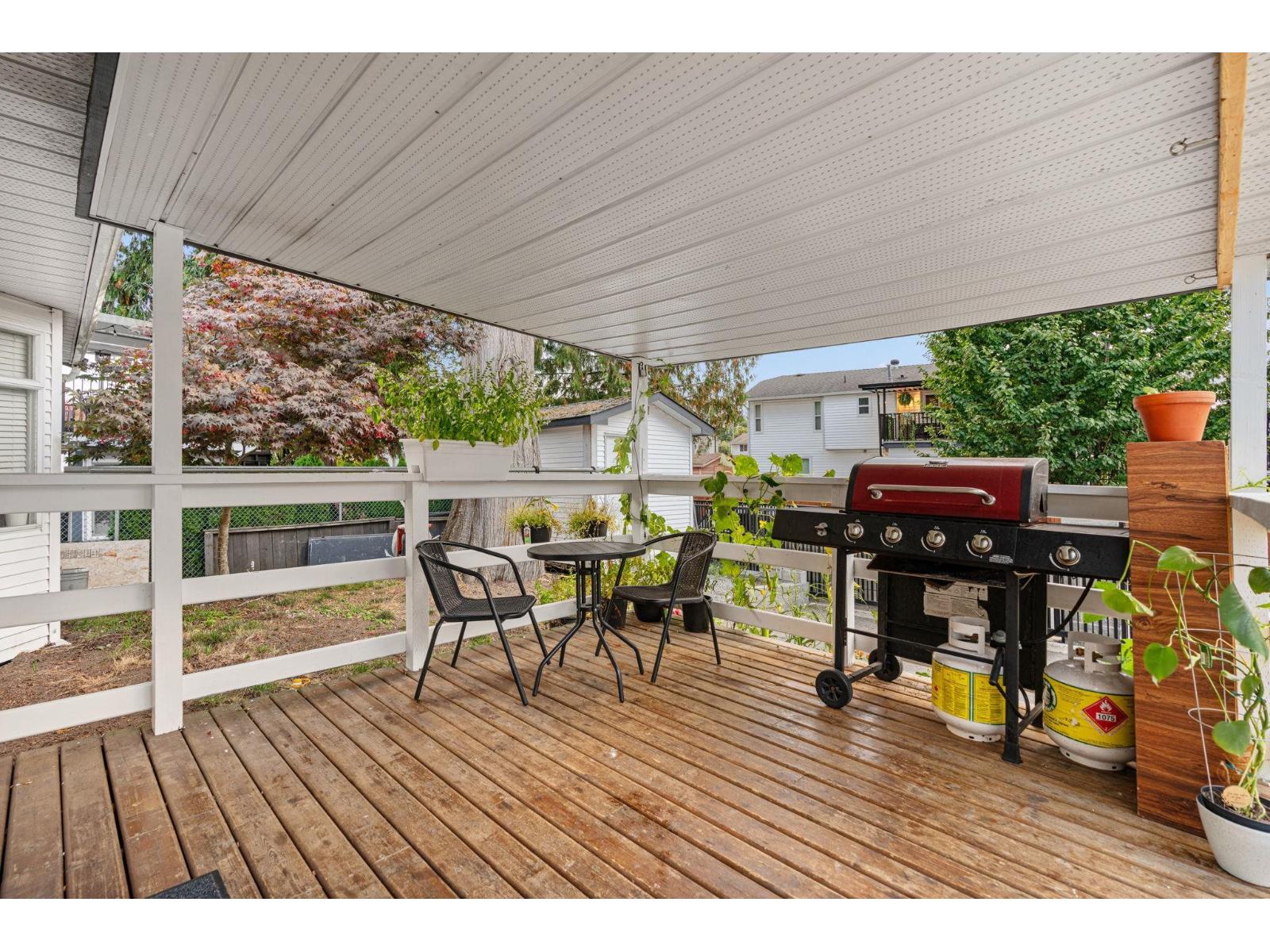 15646 96 Avenue, Surrey, British Columbia  V4N 2K9 - Photo 3 - R3055476