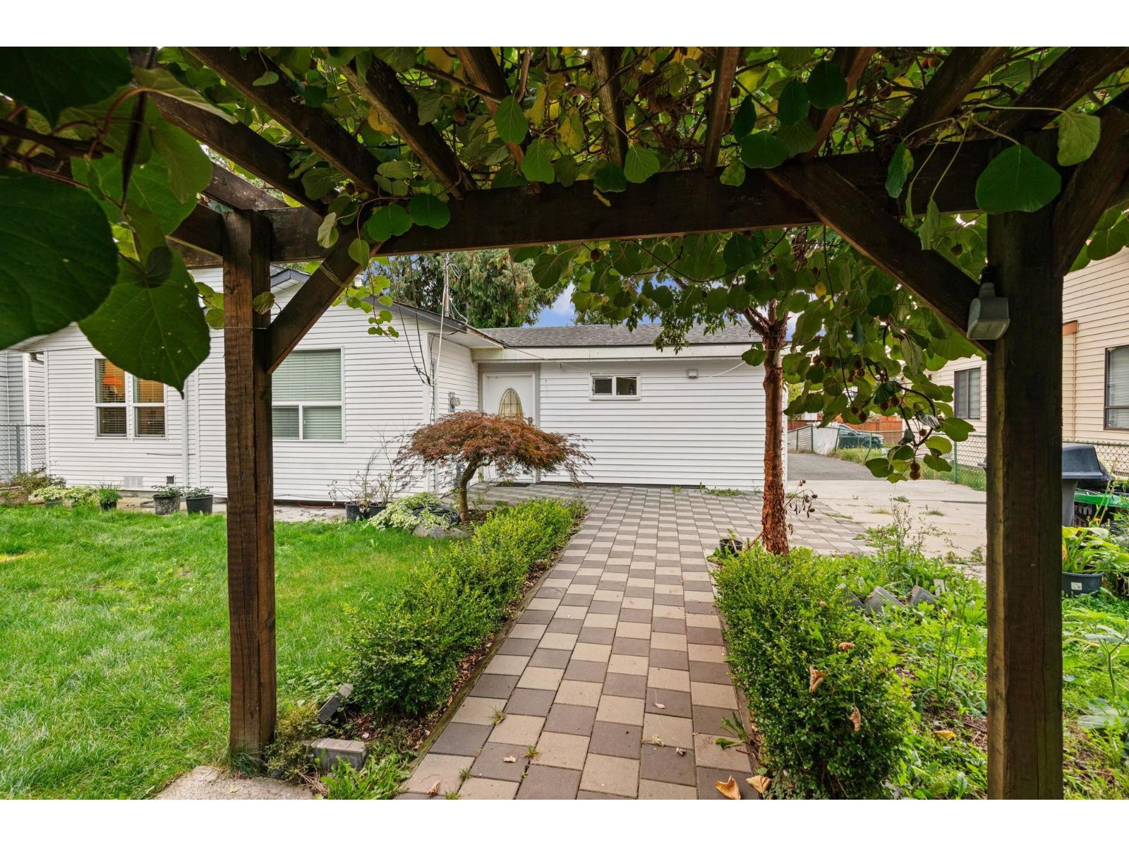15646 96 Avenue, Surrey, British Columbia  V4N 2K9 - Photo 5 - R3055476