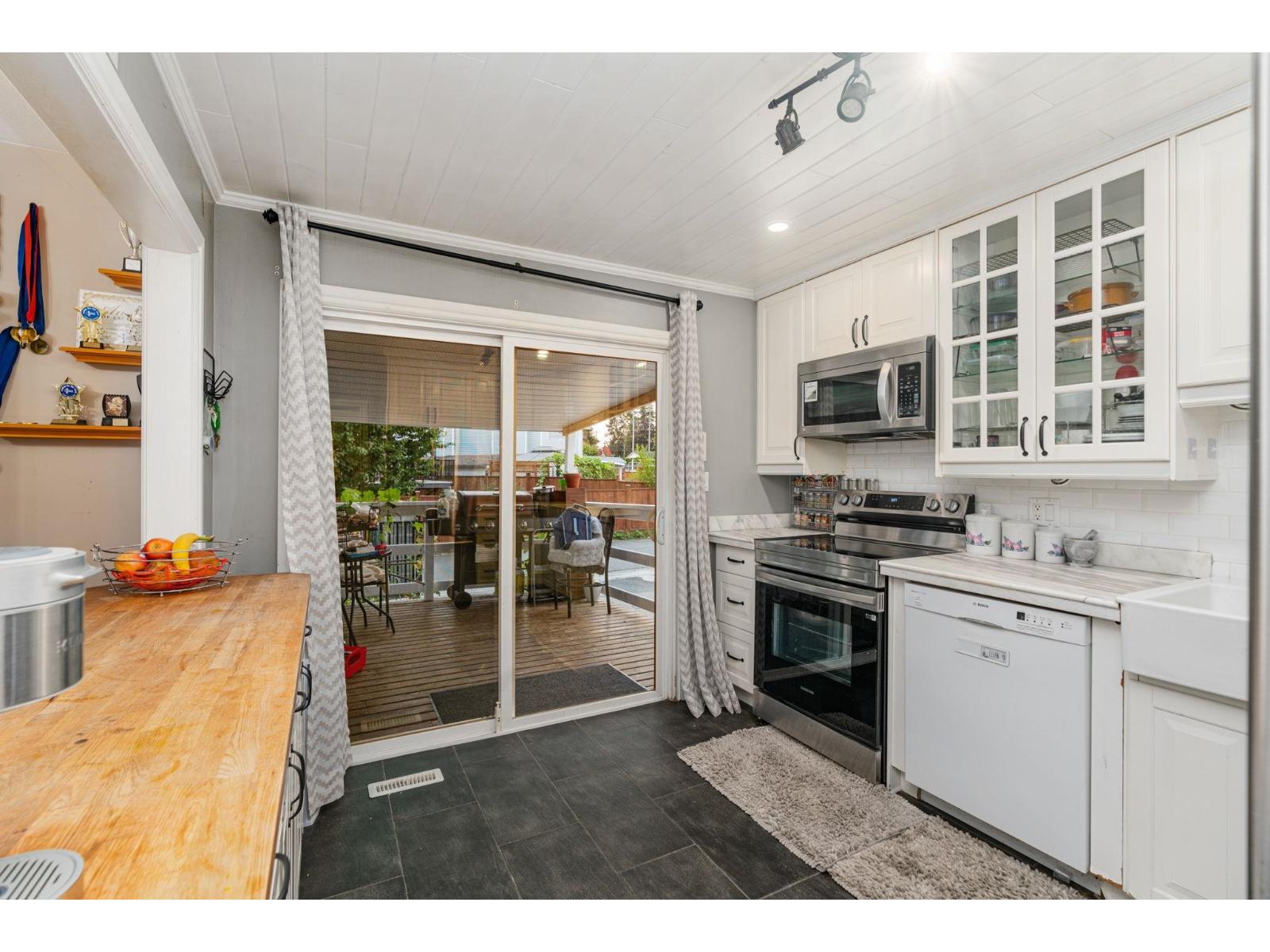 15646 96 Avenue, Surrey, British Columbia  V4N 2K9 - Photo 9 - R3055476