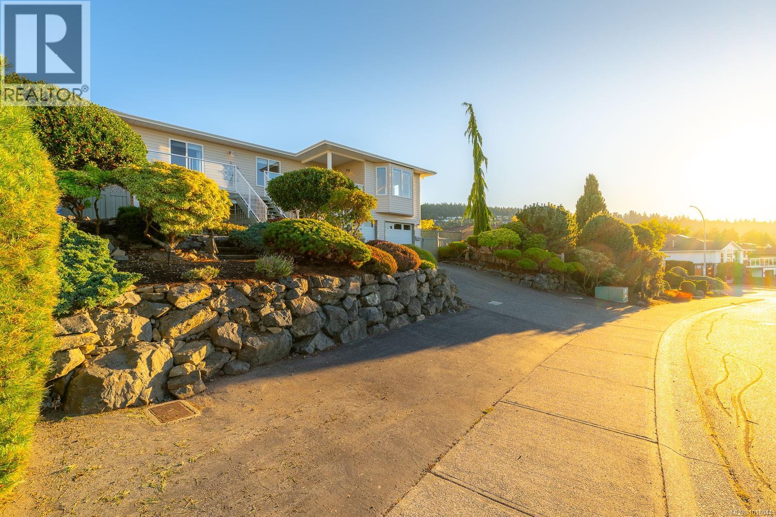 5059 Vista View Cres, Nanaimo, British Columbia  V9V 1L6 - Photo 2 - 1016044
