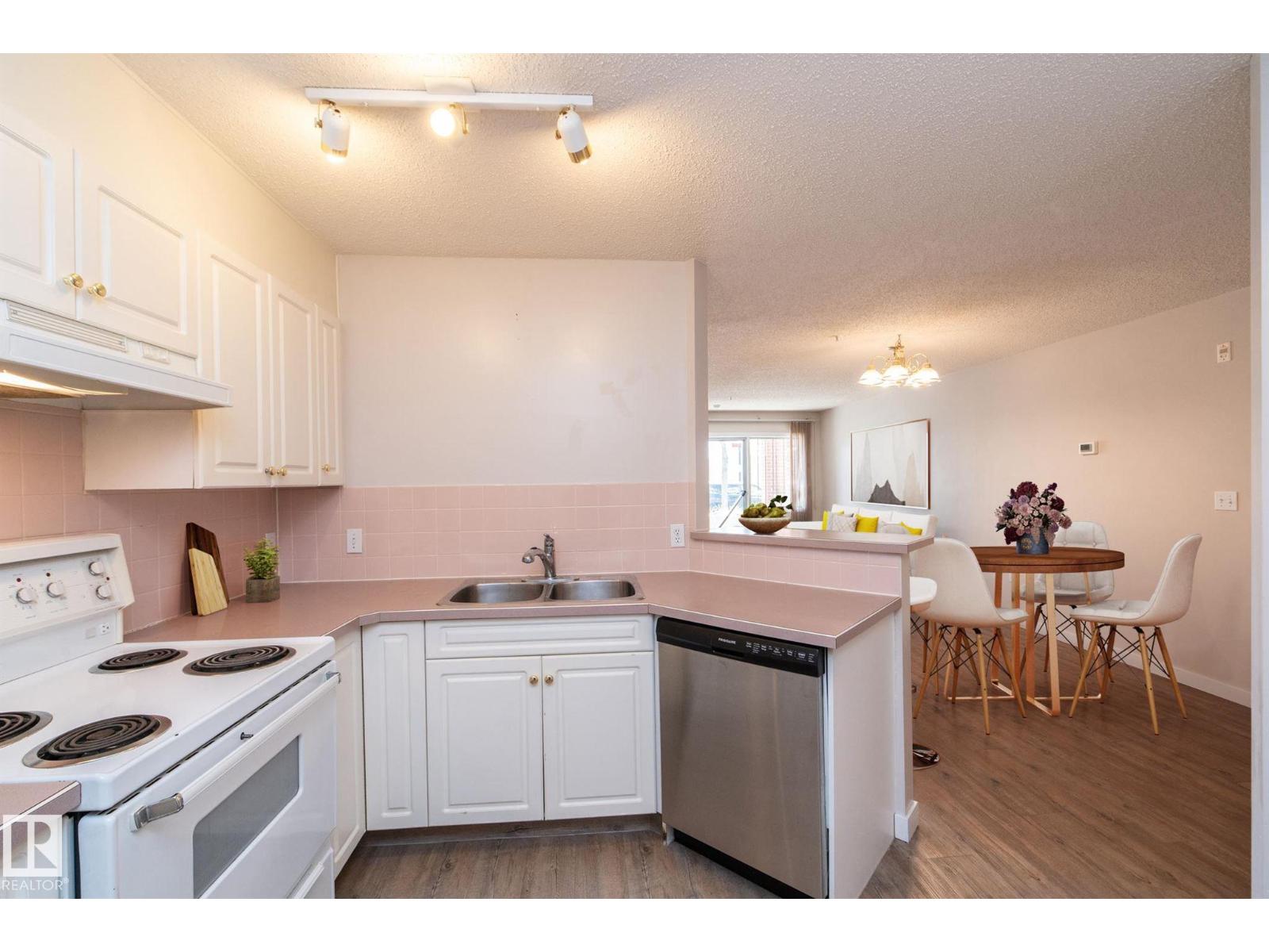 #112 11716 100 Av Nw, Edmonton, Alberta  T5K 2G3 - Photo 32 - E4461571