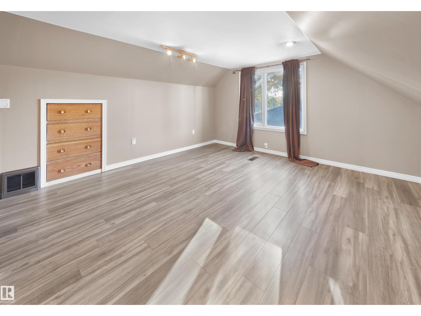 9203 Connors Rd Nw, Edmonton, Alberta  T6C 4B8 - Photo 19 - E4461572