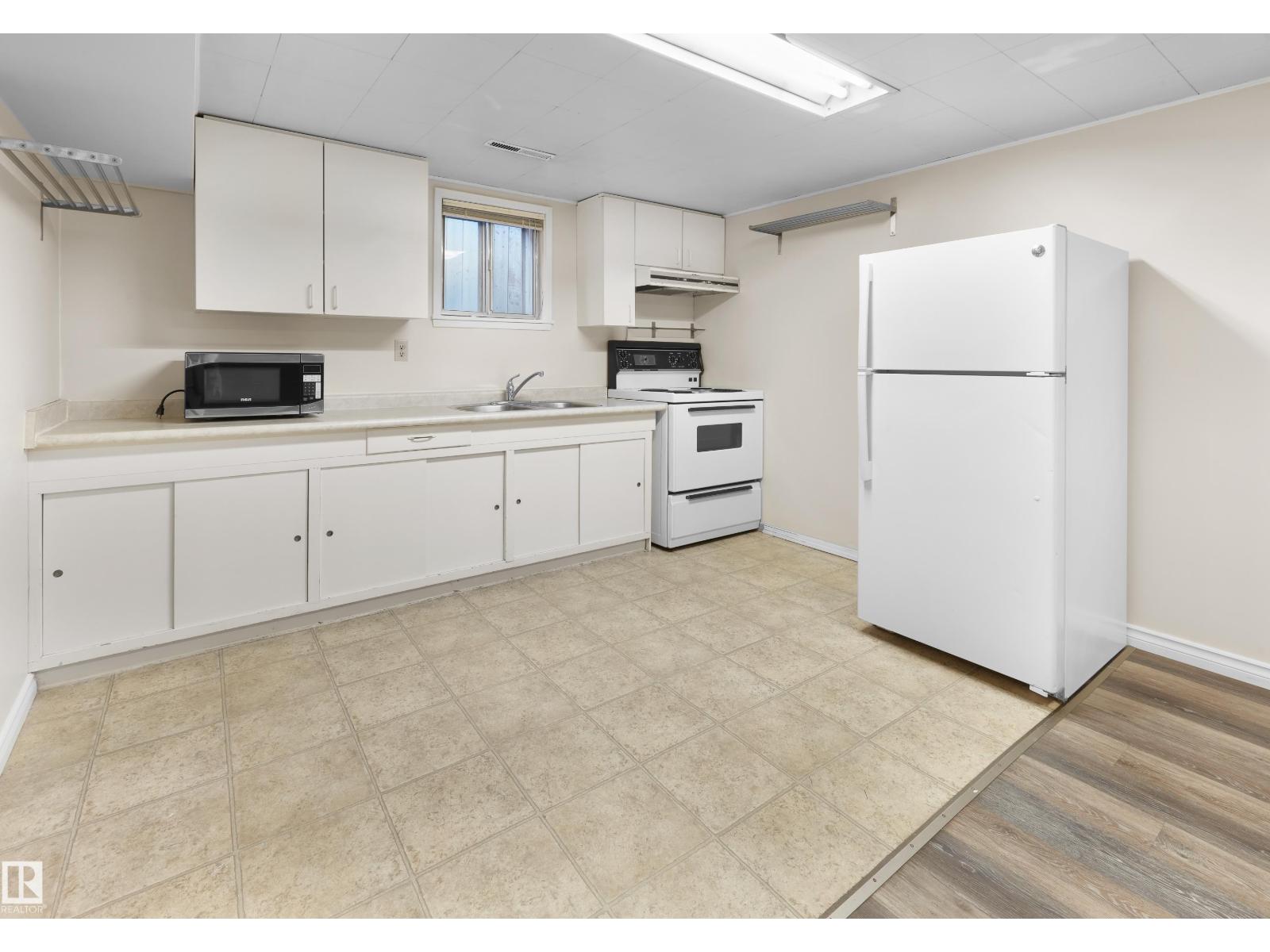 9203 Connors Rd Nw, Edmonton, Alberta  T6C 4B8 - Photo 24 - E4461572