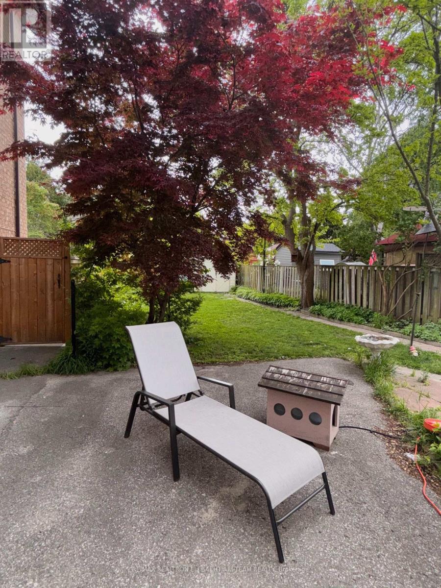 43 King Edward Avenue, Toronto, Ontario  M4C 5J5 - Photo 10 - E12455485