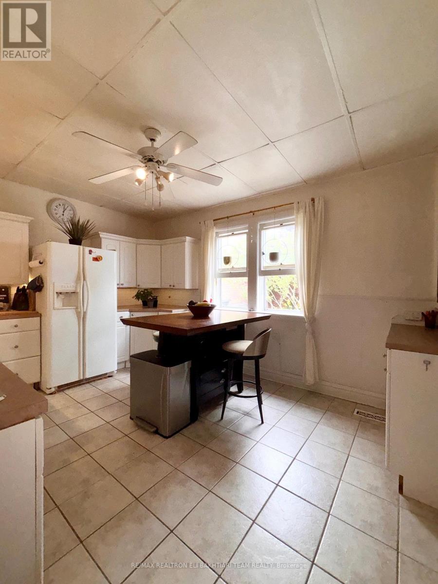 43 King Edward Avenue, Toronto, Ontario  M4C 5J5 - Photo 19 - E12455485