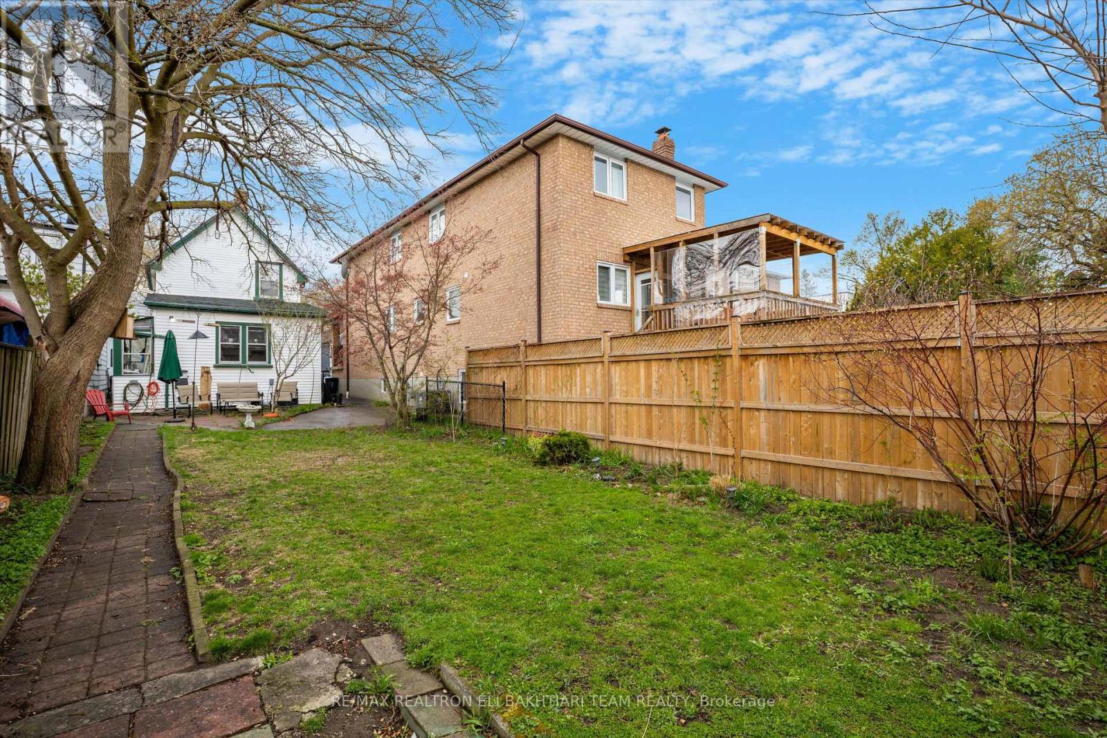 43 King Edward Avenue, Toronto, Ontario  M4C 5J5 - Photo 4 - E12455485
