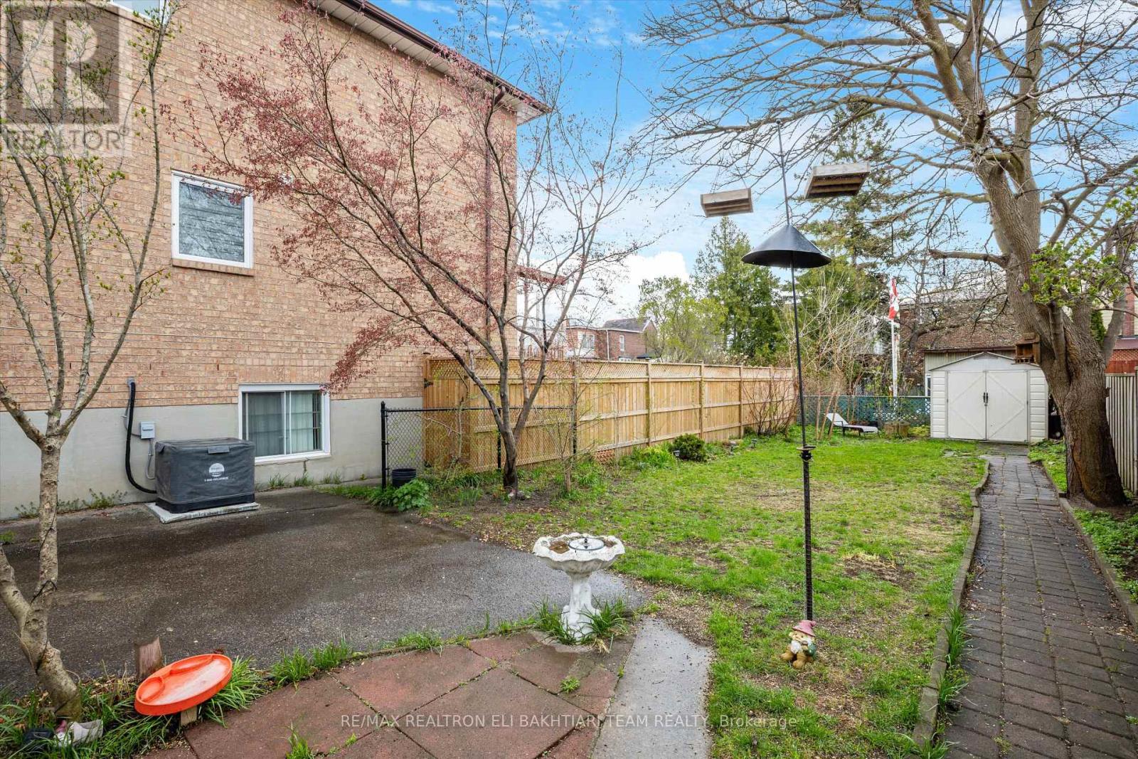 43 King Edward Avenue, Toronto, Ontario  M4C 5J5 - Photo 6 - E12455485