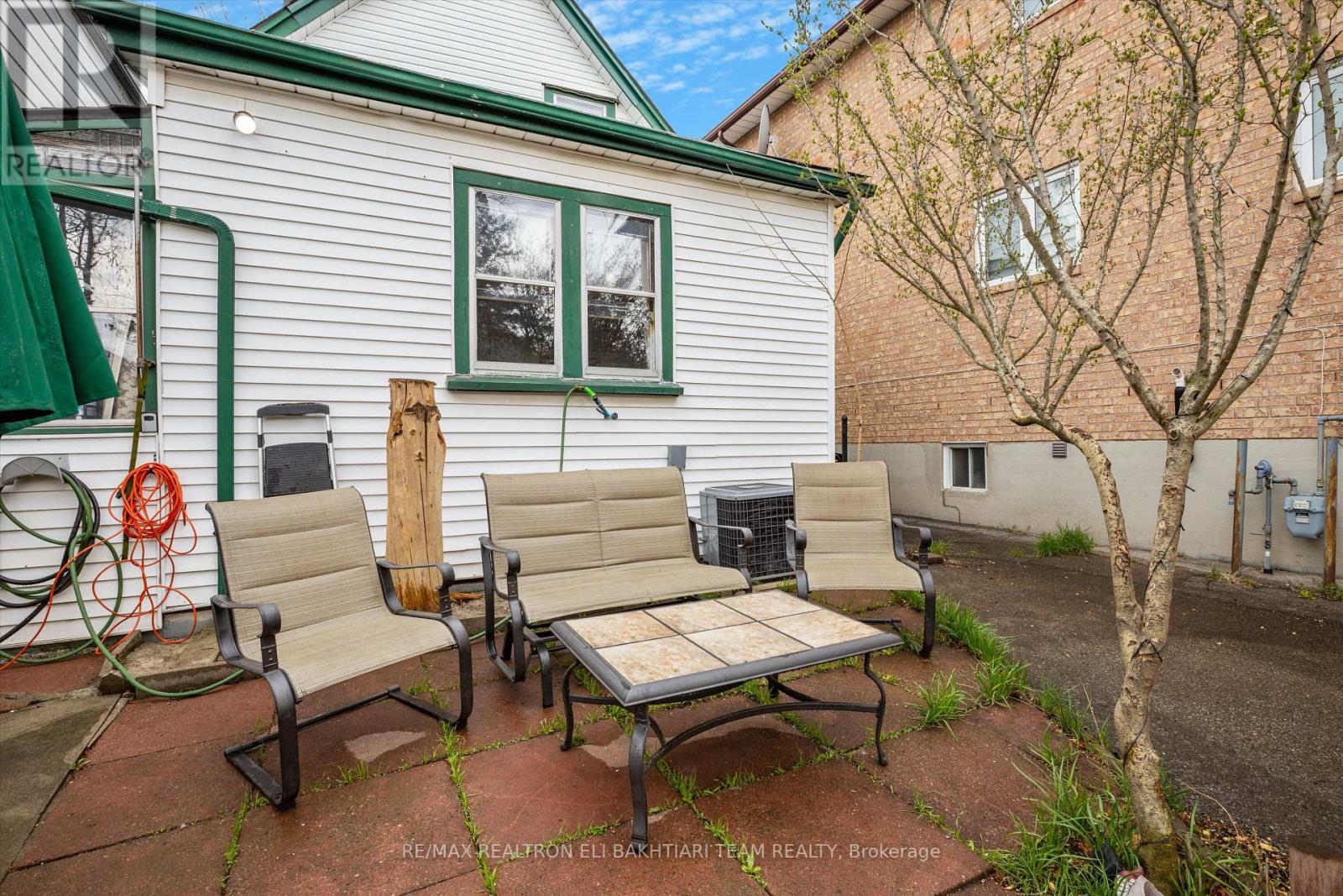 43 King Edward Avenue, Toronto, Ontario  M4C 5J5 - Photo 7 - E12455485
